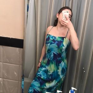 Vintage women’s  blue and green daisy print flowy maxi dress